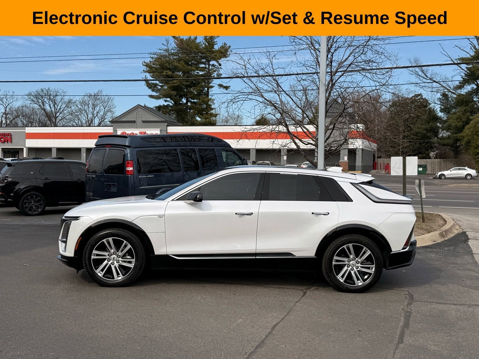 Used 2024 Cadillac Lyriq Tech image 6