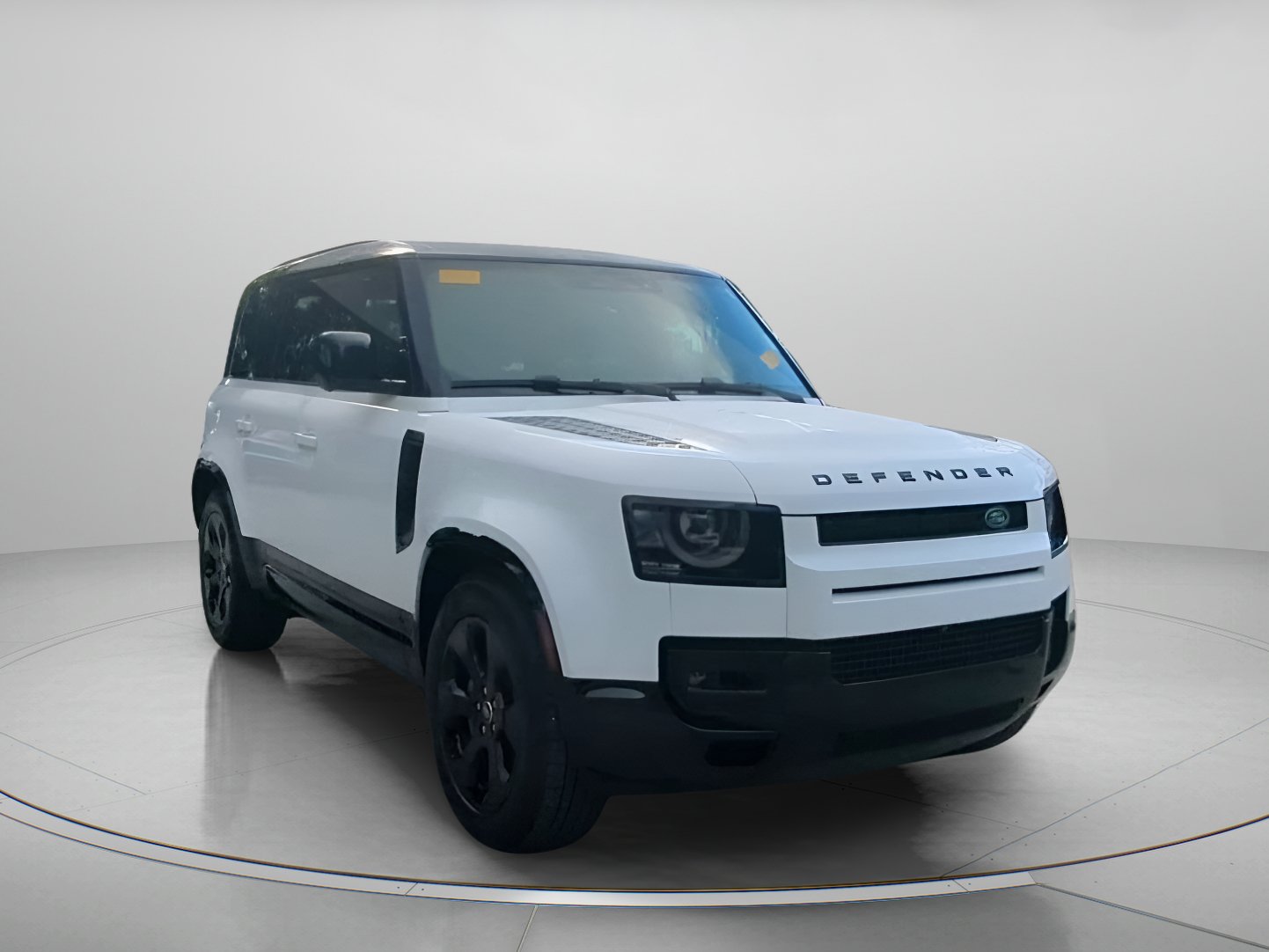 Used 2024 Land Rover Defender 110 X-Dynamic SE AWD/4WD image 4