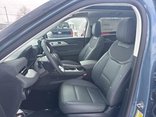 New 2026 Ford Explorer Active w/ Active Comfort Package image 2