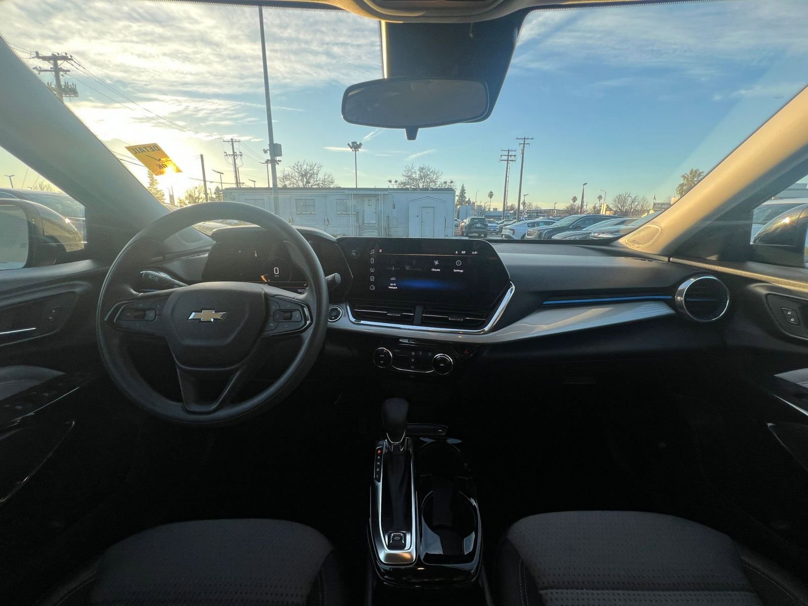 Used 2025 Chevrolet Trax LT image 33