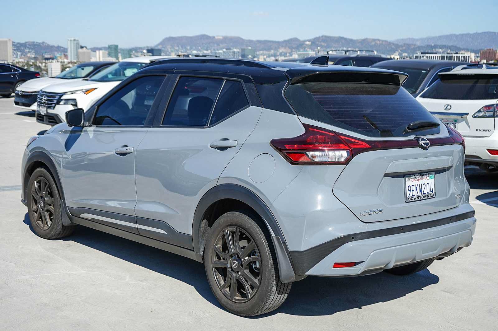 Used 2023 Nissan Kicks SR w/ SR Premium Package FWD image 8
