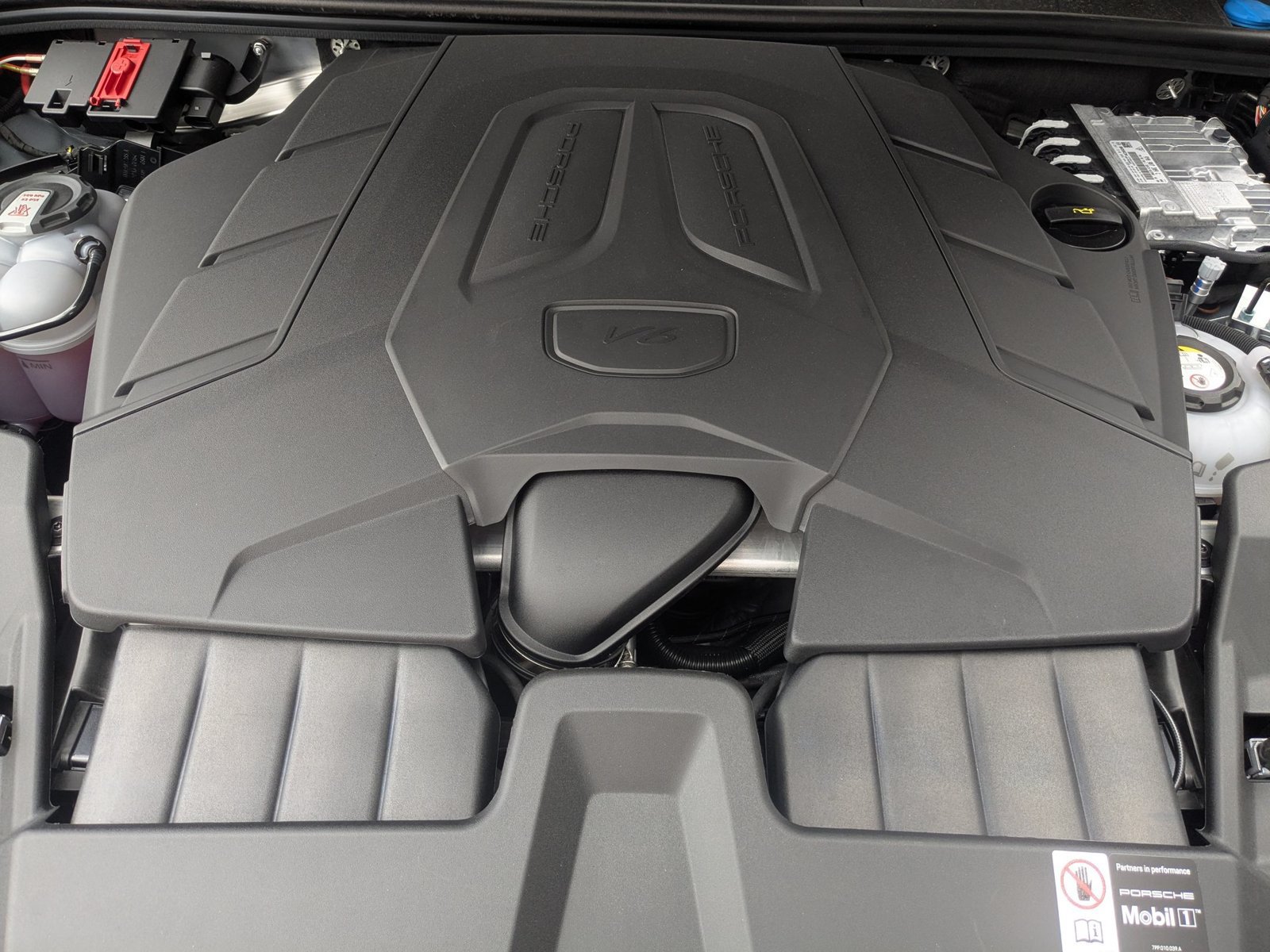 New 2026 Porsche Cayenne E-Hybrid Coupe AWD/4WD image 29