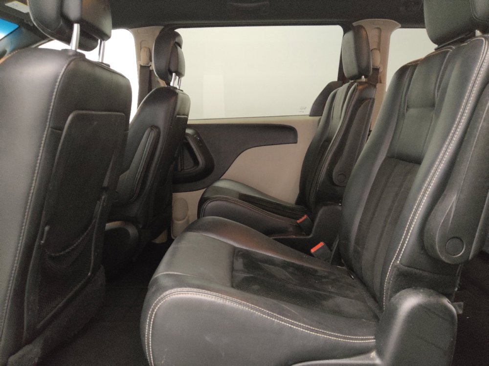 Used 2017 Dodge Grand Caravan SXT FWD image 18