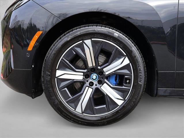Used 2023 BMW iX xDrive50 w/ Sport Package AWD/4WD image 28