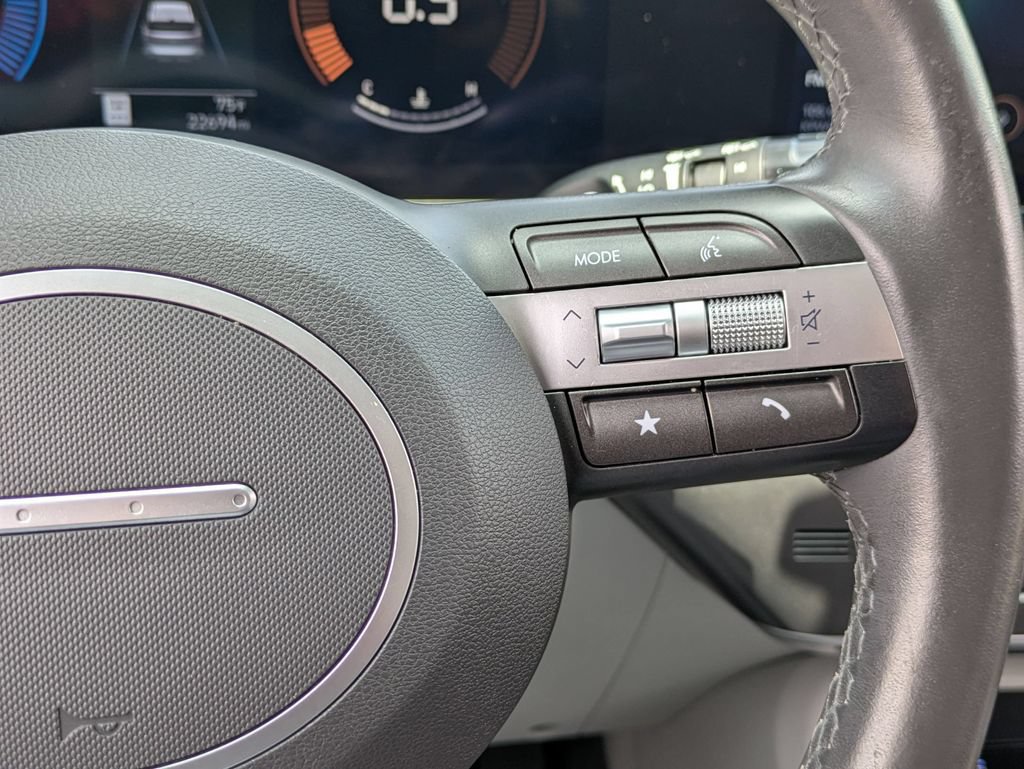 Used 2025 Hyundai Kona SEL FWD image 38