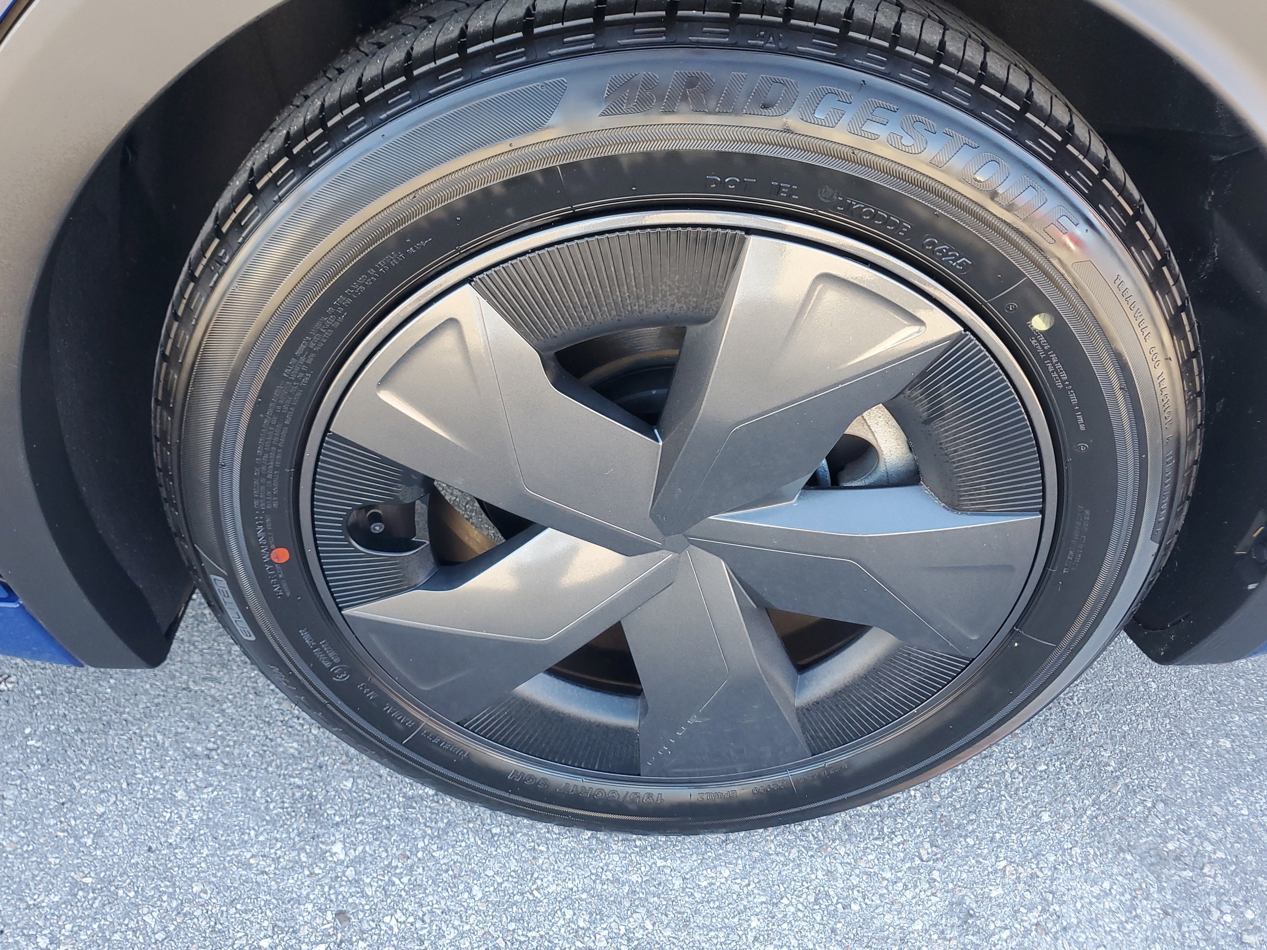 Used 2025 Toyota Prius LE image 24