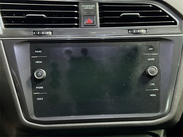 Used 2020 Volkswagen Tiguan SE w/ Panoramic Sunroof Package image 12
