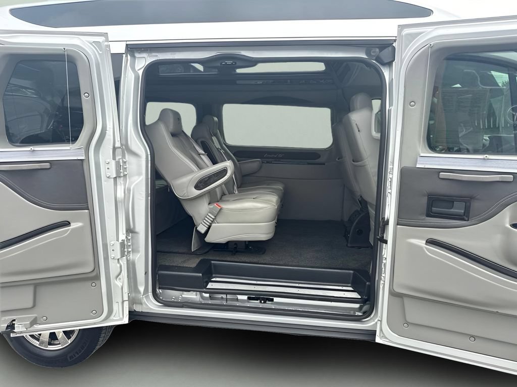Used 2019 Ford Transit 150 130 Low Roof w/ Exterior Upgrade Package RWD image 16