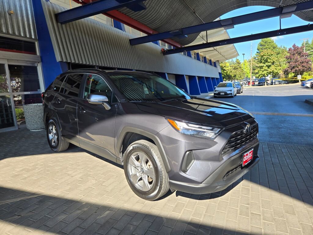 Used 2023 Toyota RAV4 XLE w/ Convenience Package image 3