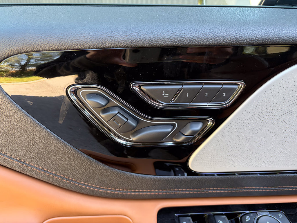 New 2027 Lincoln Aviator Black Label AWD/4WD image 14
