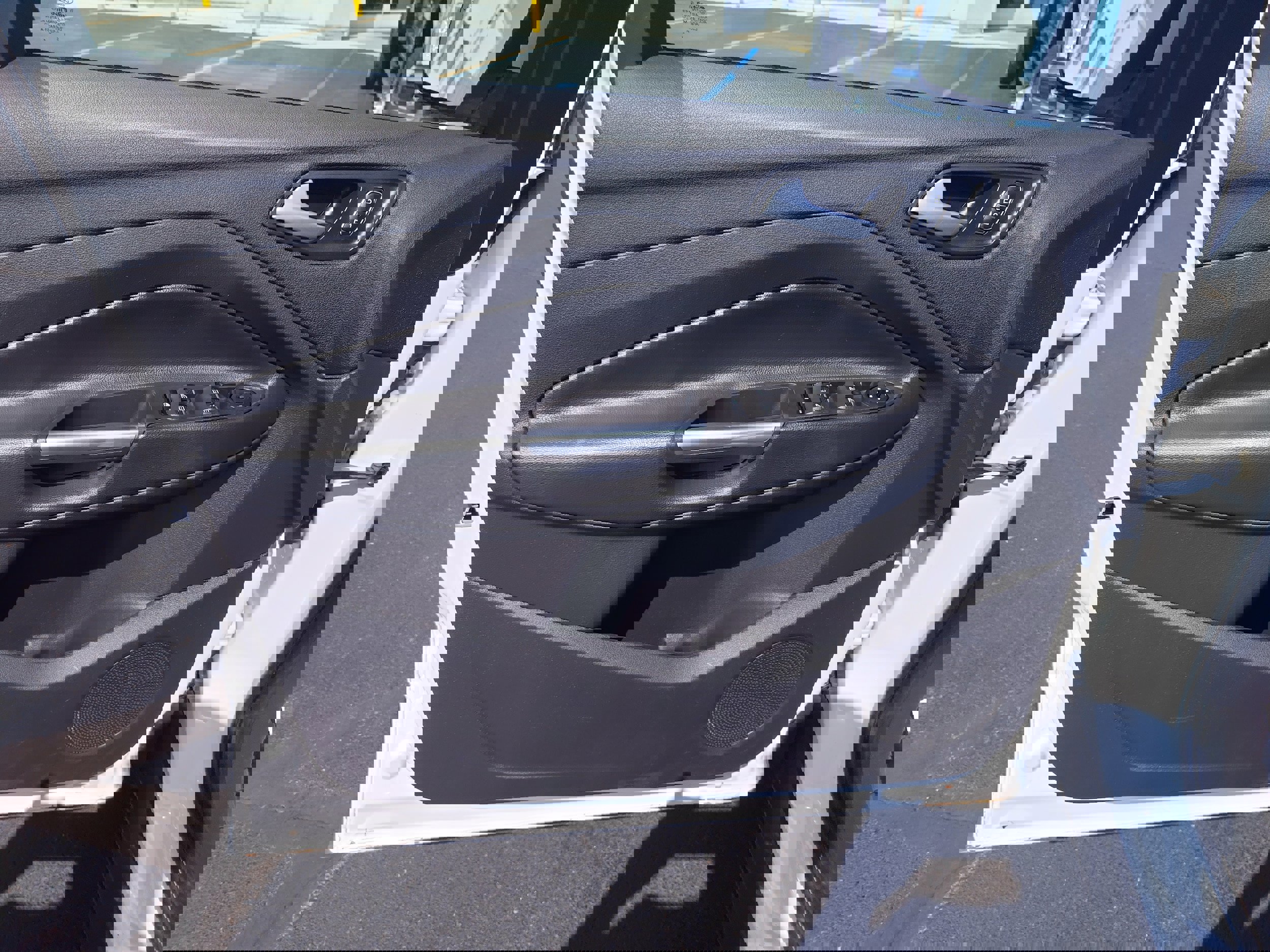 Used 2019 Ford Escape SEL image 11