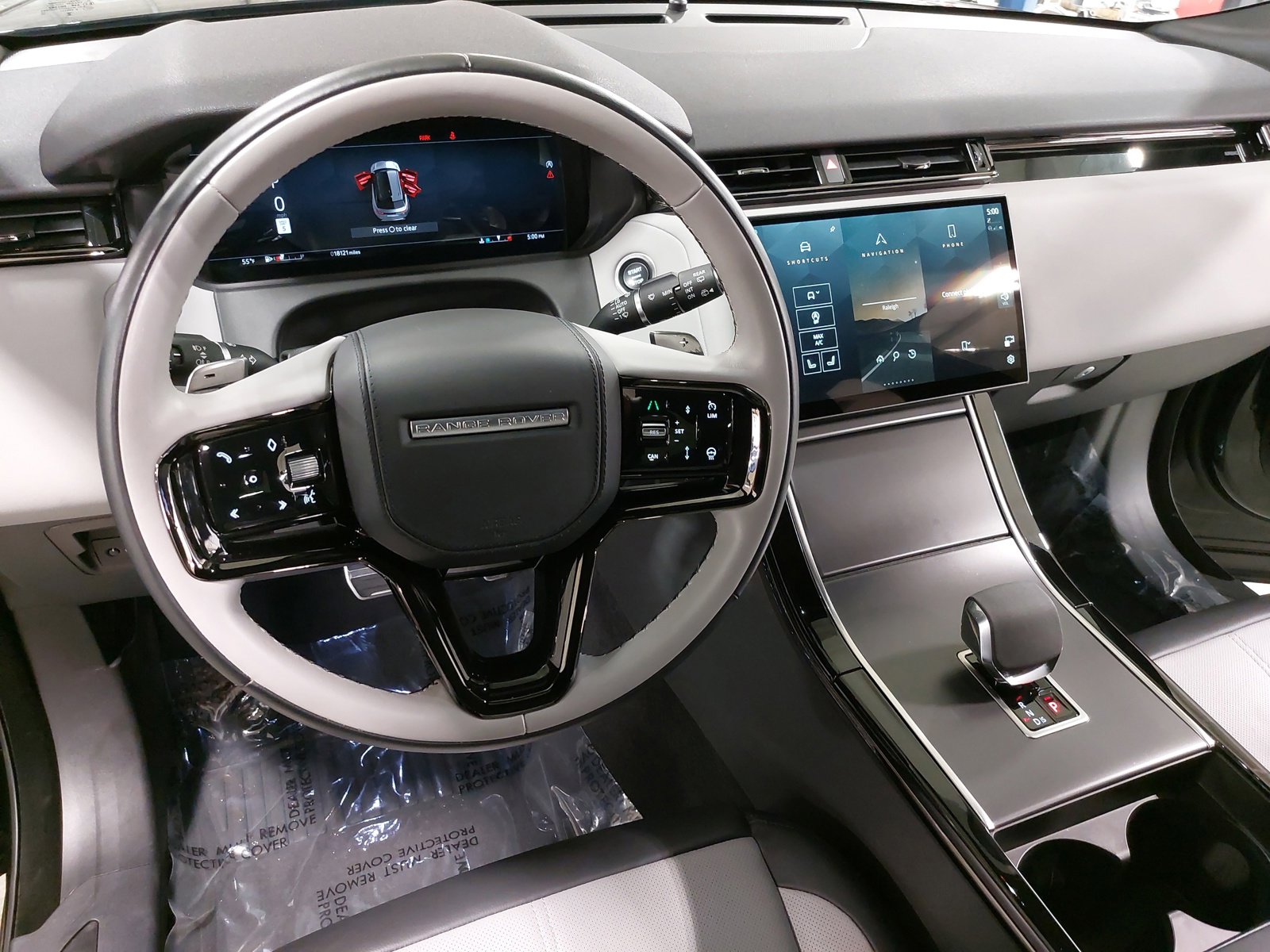 Used 2024 Land Rover Range Rover Velar Dynamic SE image 18