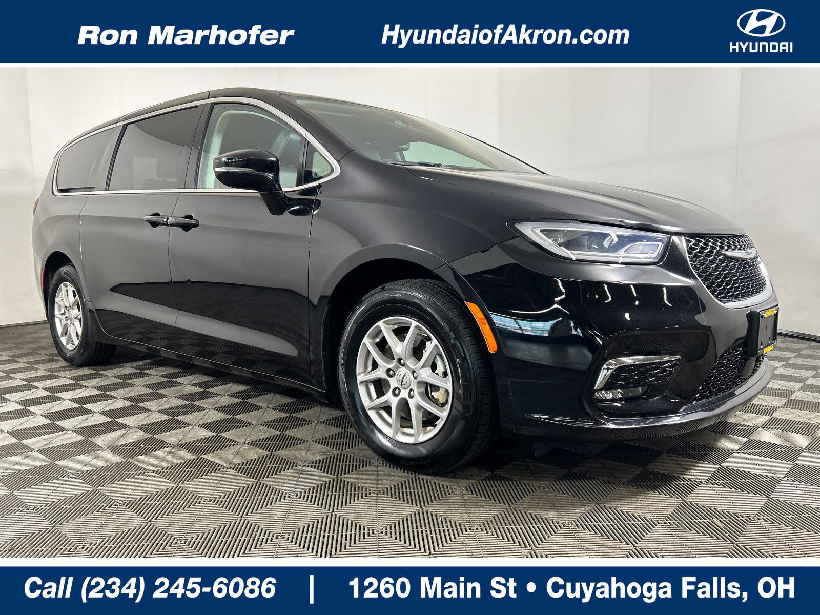 Used 2024 Chrysler Pacifica Touring-L FWD 360° Tour