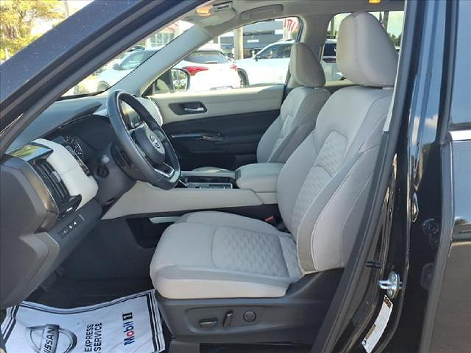 Certified 2022 Nissan Pathfinder SV w/ SV Premium Package image 15