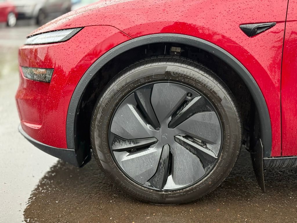 Used 2026 Tesla Model Y Long Range AWD/4WD image 9