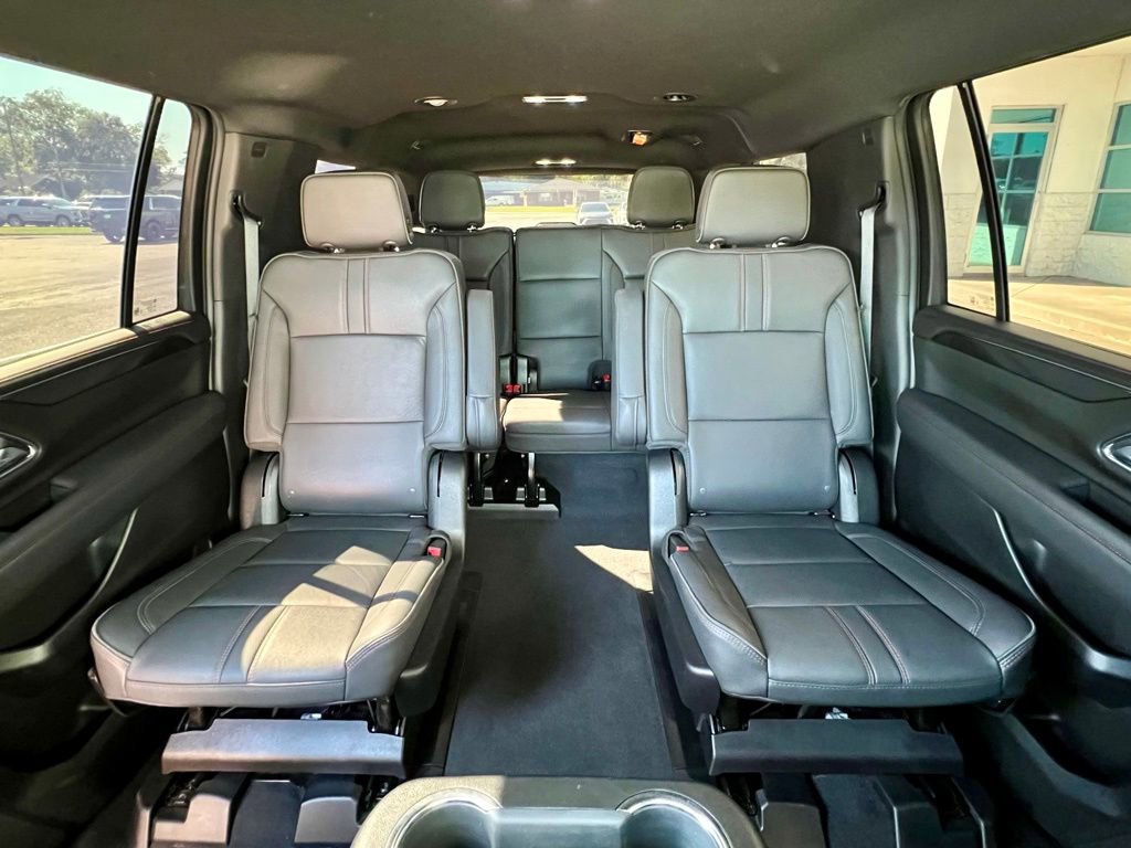 Used 2023 Chevrolet Suburban RST w/ Luxury Package image 41