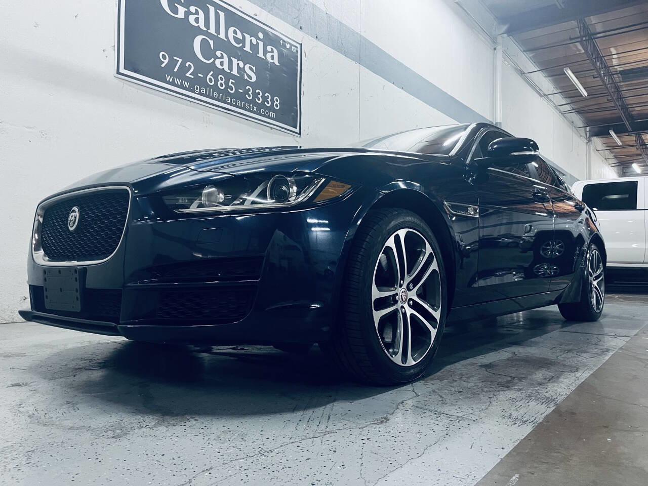 Used 2017 Jaguar XE Prestige AWD/4WD image 7