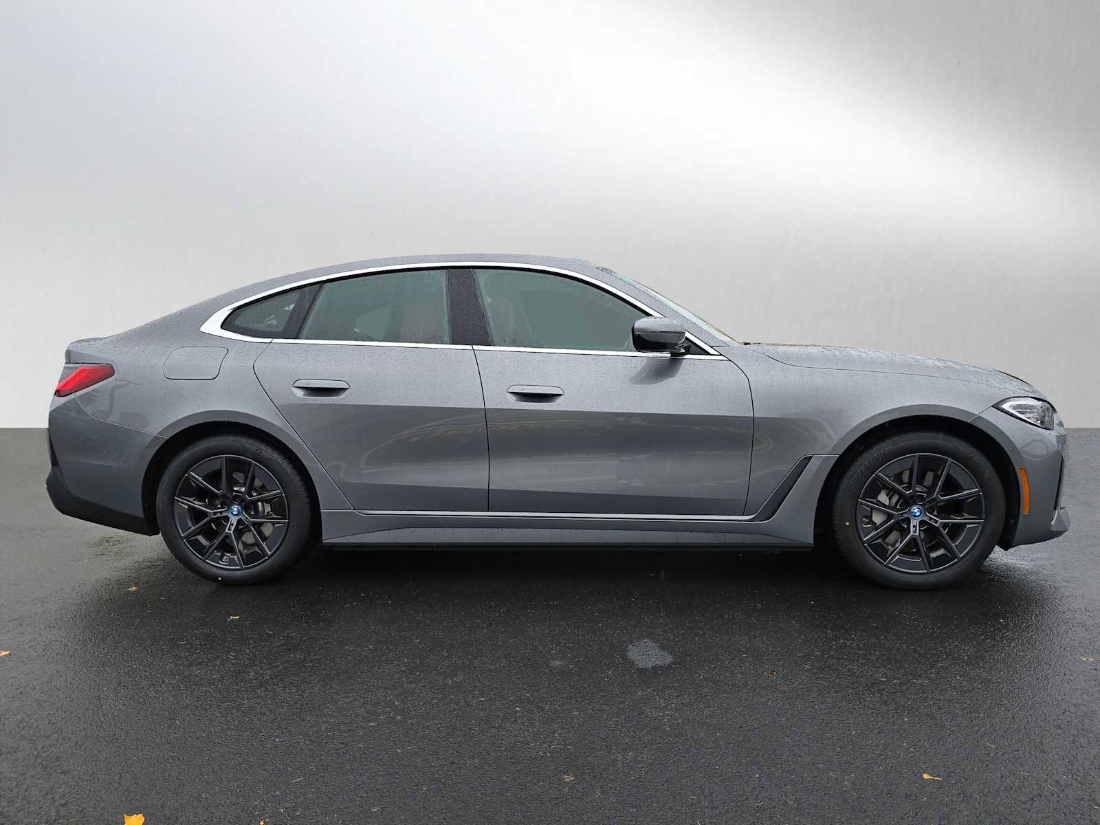 Used 2024 BMW i4 eDrive35 w/ Premium Package image 8