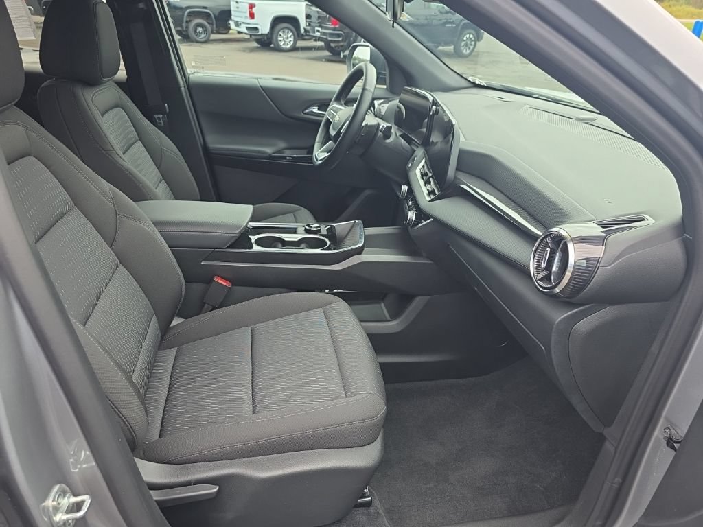Used 2026 Chevrolet Equinox LT AWD/4WD image 21