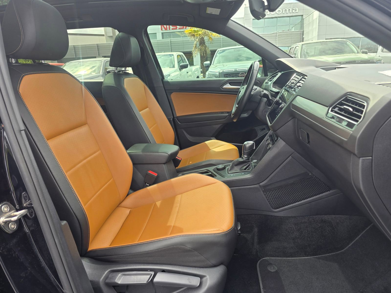 Used 2019 Volkswagen Tiguan SEL R-Line AWD/4WD image 37