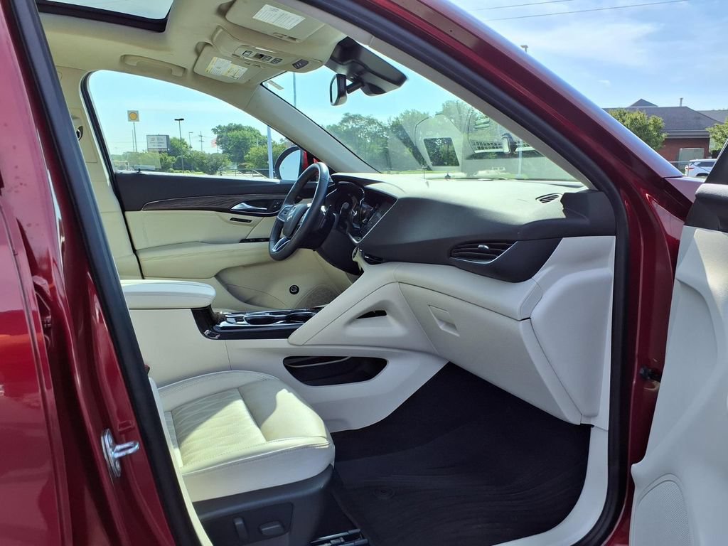 Used 2022 Buick Envision Avenir w/ Safety Package AWD/4WD image 32