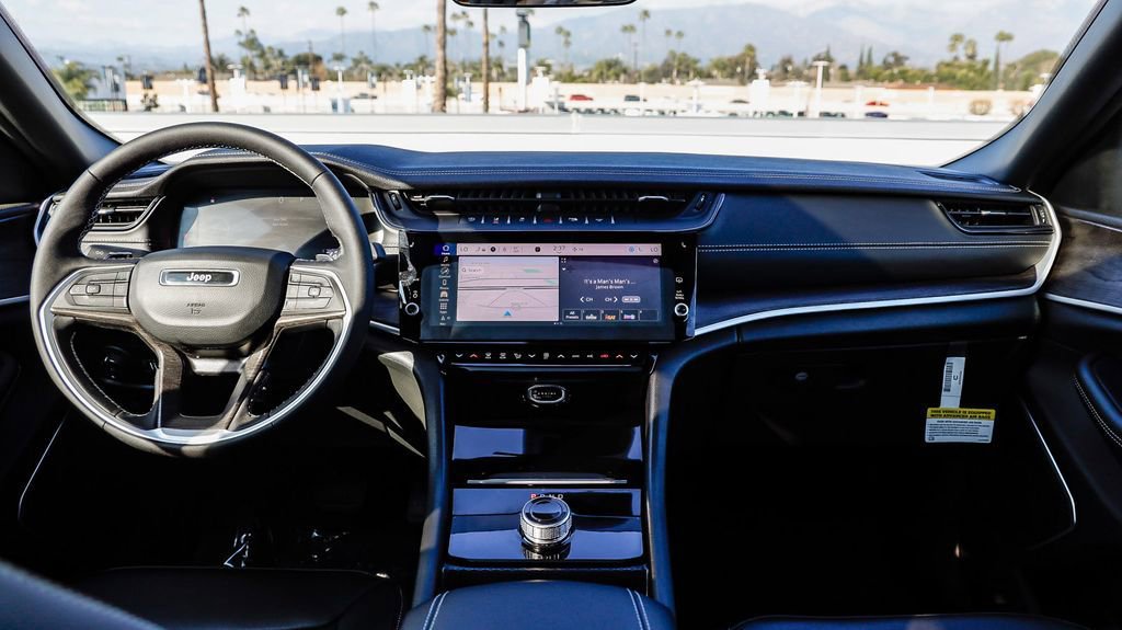 New 2026 Jeep Grand Cherokee Limited image 15