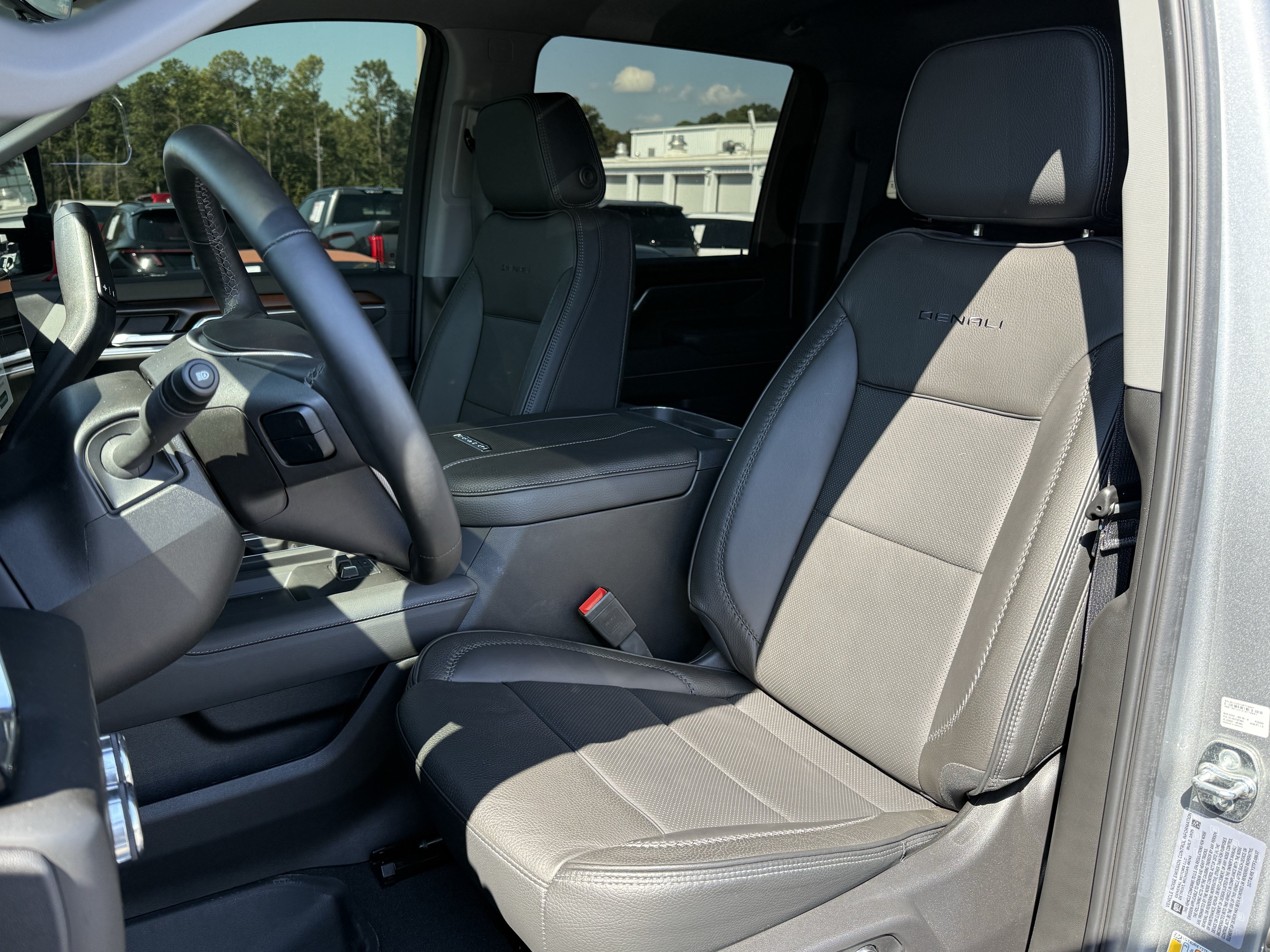 Used 2026 GMC Sierra 2500 Denali w/ Denali Reserve Package AWD/4WD image 16