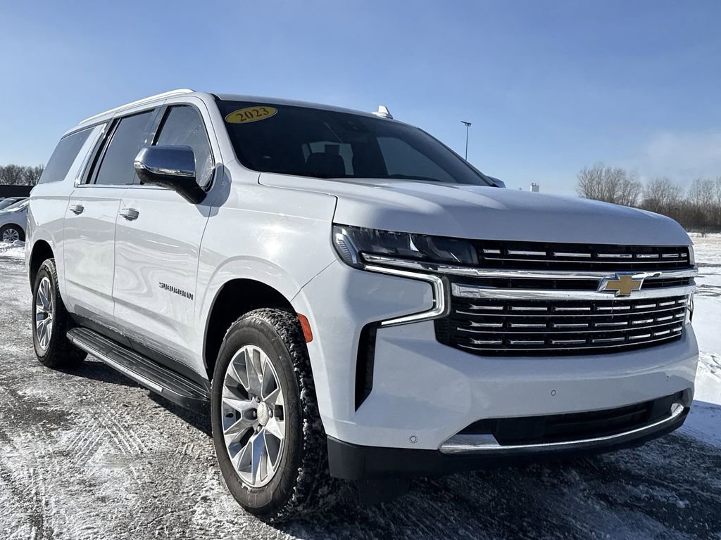 Used 2023 Chevrolet Suburban Premier image 2