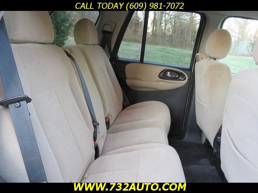 Used 2005 Chevrolet TrailBlazer LS w/ LS Preferred Equipment Group image 27