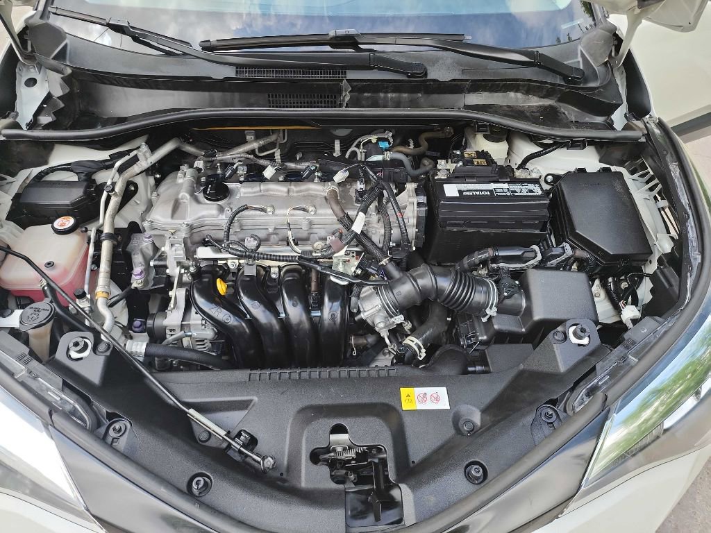 Used 2021 Toyota C-HR LE FWD image 32