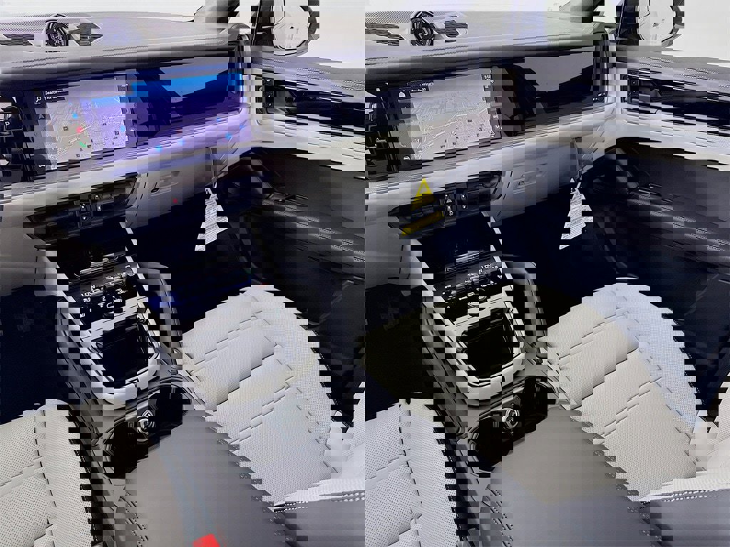 New 2026 Porsche Cayenne Coupe image 26