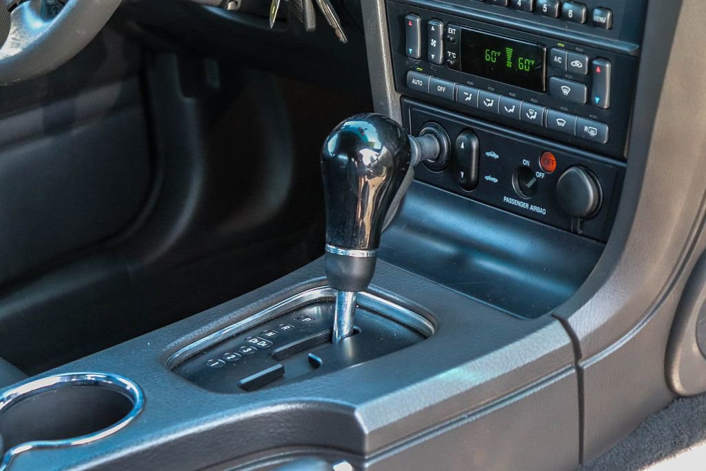 Used 2002 Ford Thunderbird RWD image 16