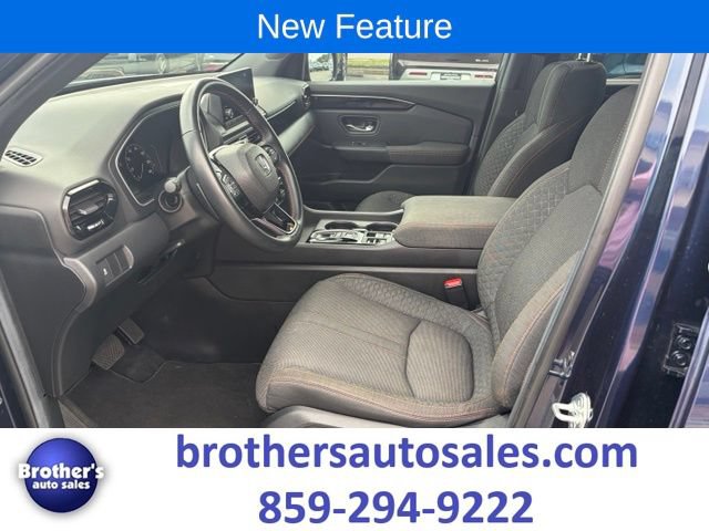 Used 2025 Honda Pilot Sport image 17