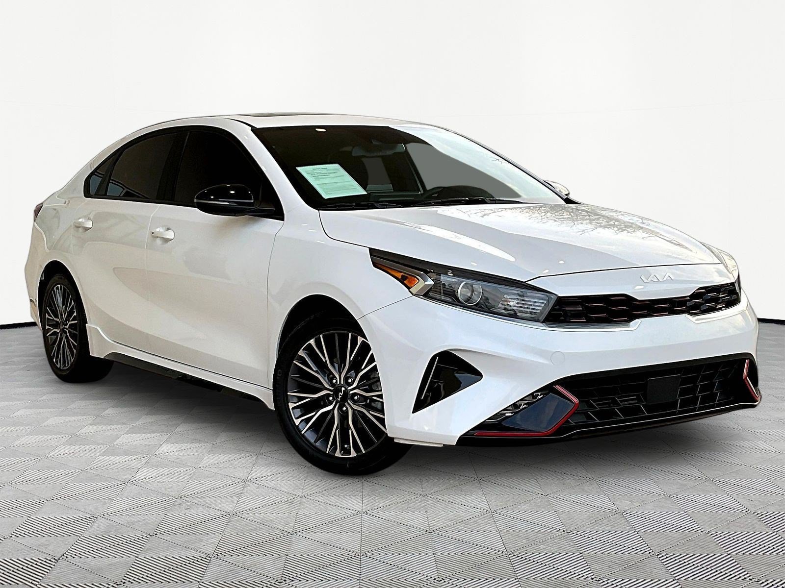 Used 2023 Kia Forte GT-Line w/ GT-Line Premium Package FWD image 3