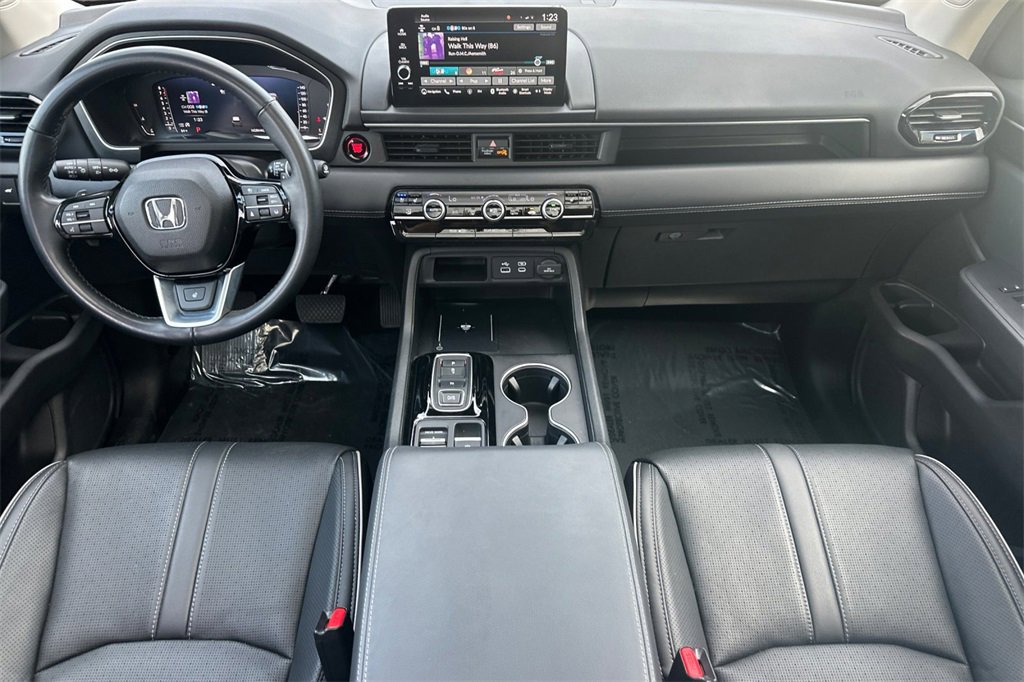 Certified 2025 Honda Pilot Elite image 14