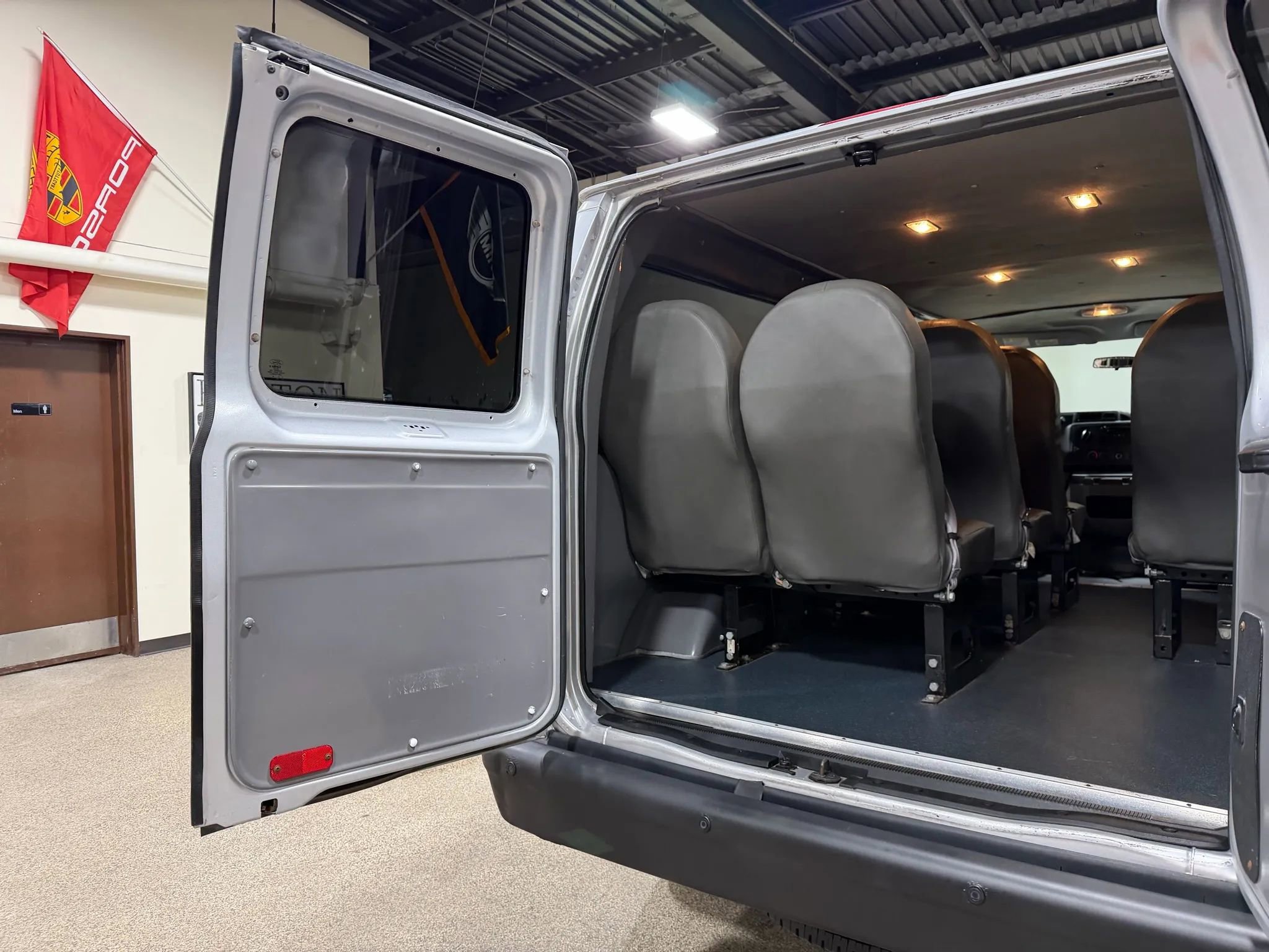 Used 2014 Ford E-250 and Econoline 250 w/ Power Group image 25