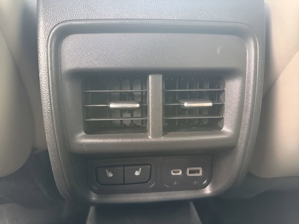 Used 2022 Cadillac XT4 Premium Luxury w/ Enhanced Visibility Package image 15