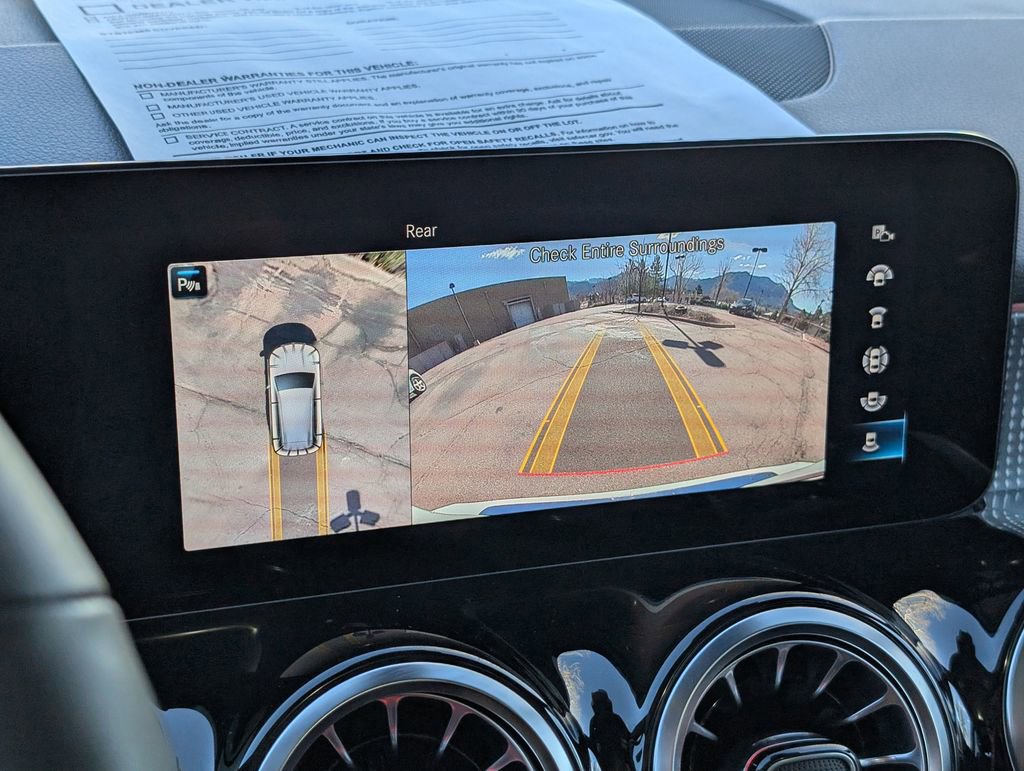 Used 2023 Mercedes-Benz GLB 250 4MATIC image 17