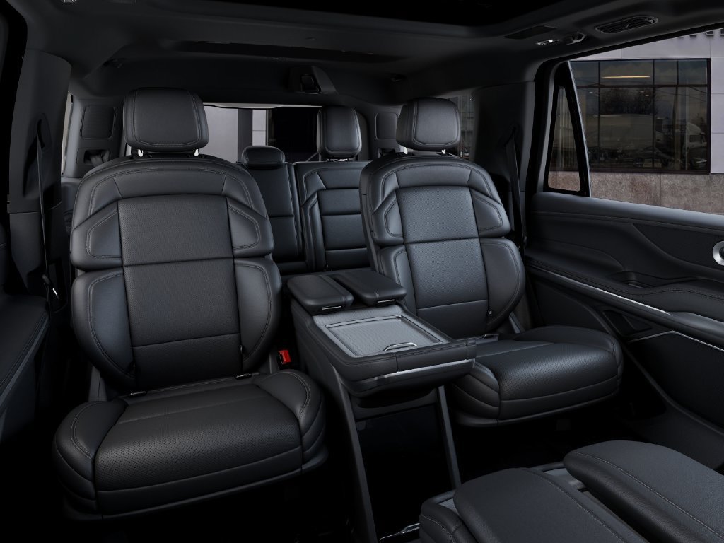 New 2027 Lincoln Navigator Reserve w/ Jet Appearance Package AWD/4WD image 11