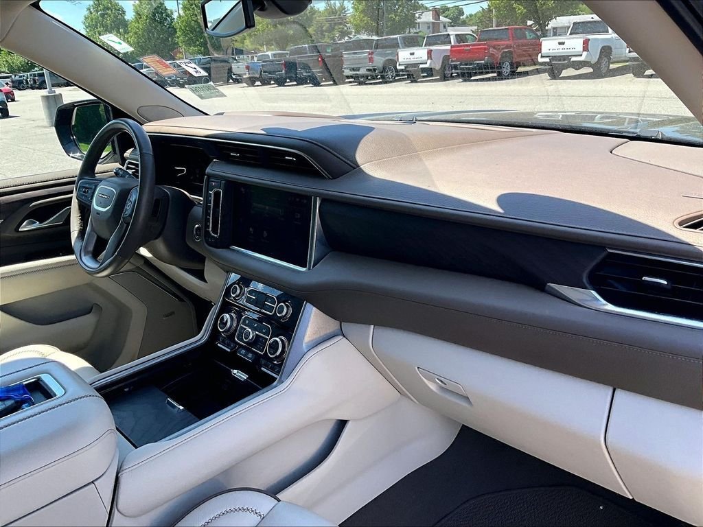 Used 2022 GMC Yukon Denali AWD/4WD image 14