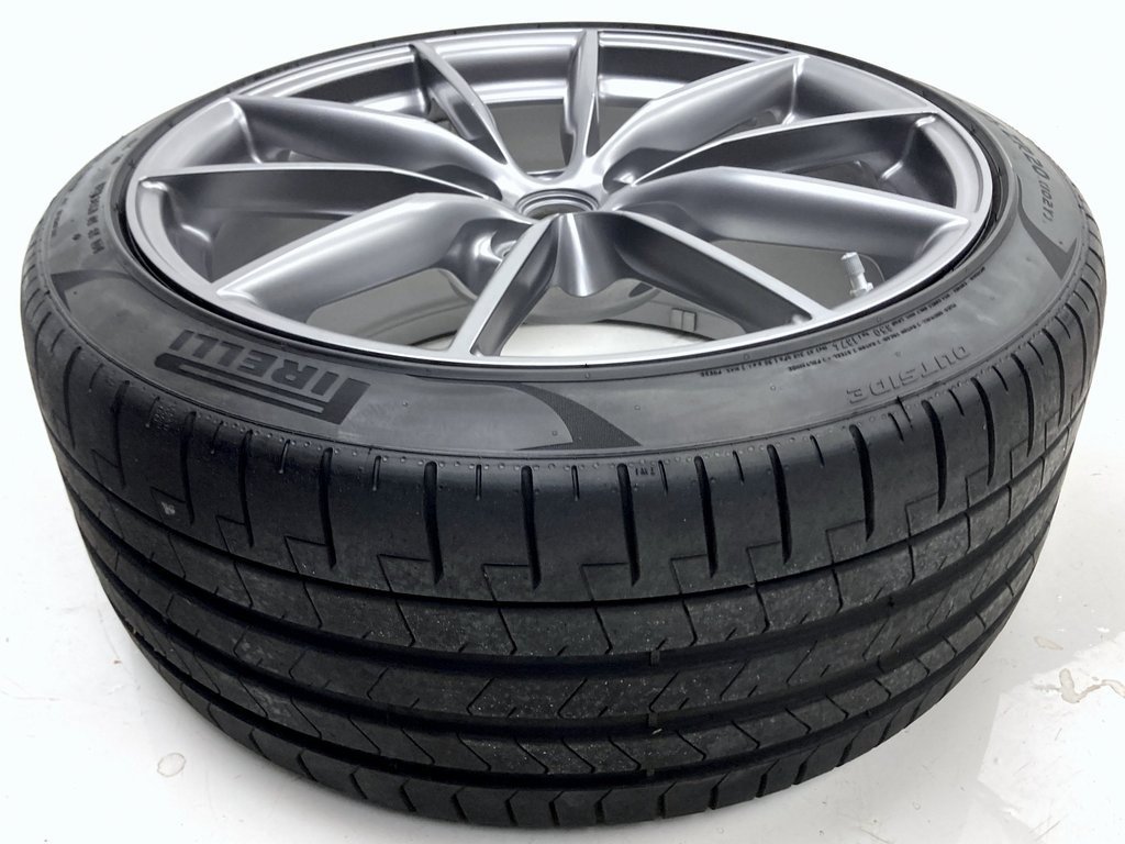 Used 2022 Ferrari 812 GTS image 33