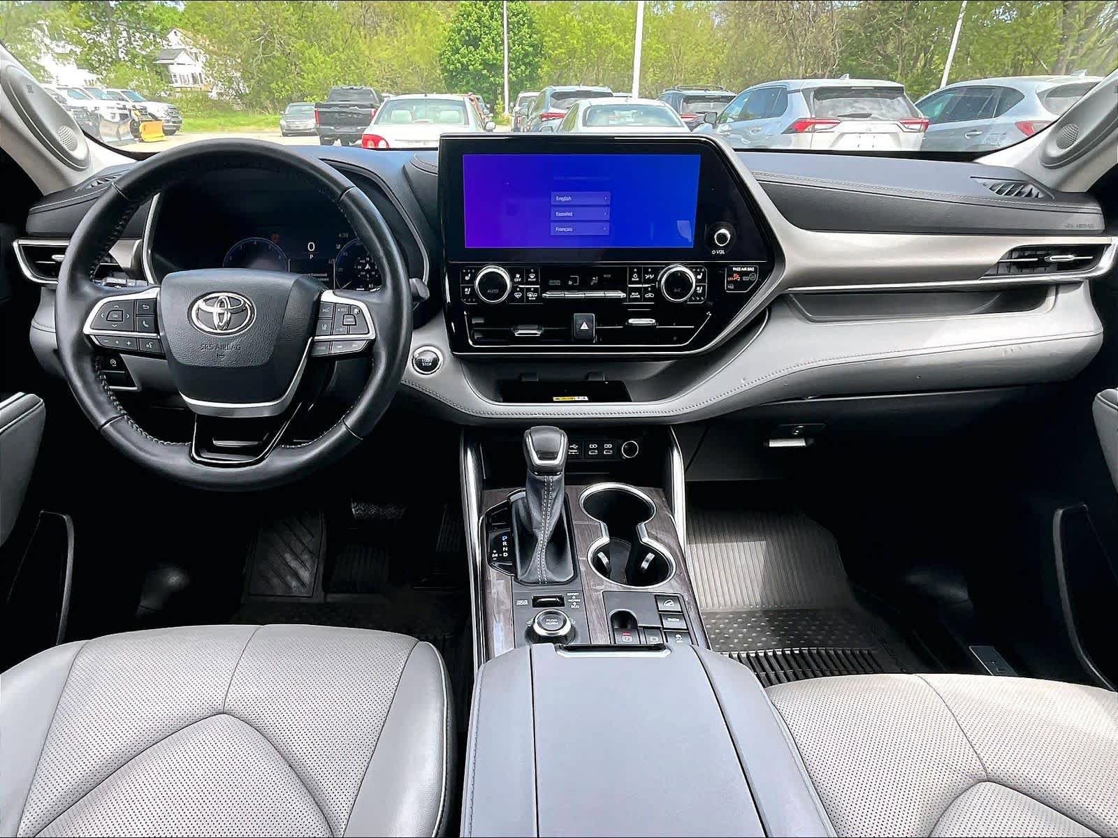 Used 2023 Toyota Highlander Limited AWD/4WD image 22