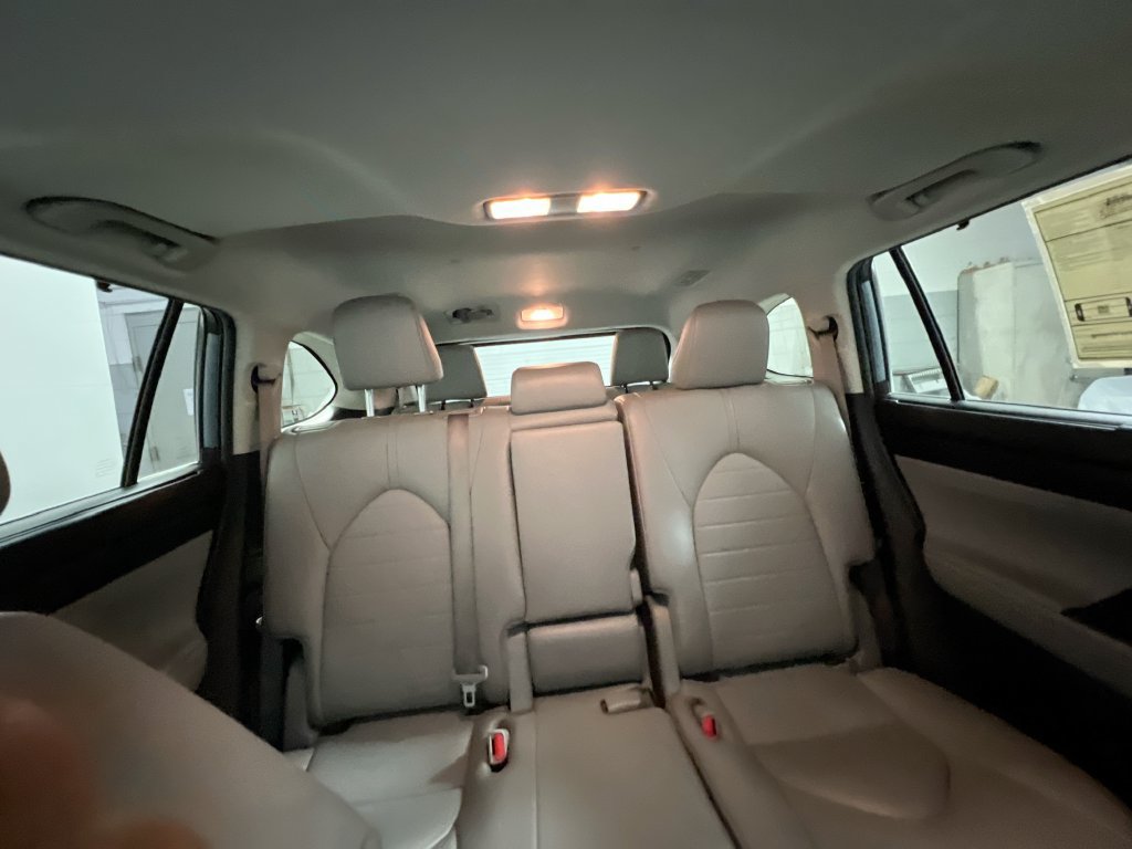 Used 2023 Toyota Highlander XLE FWD image 30