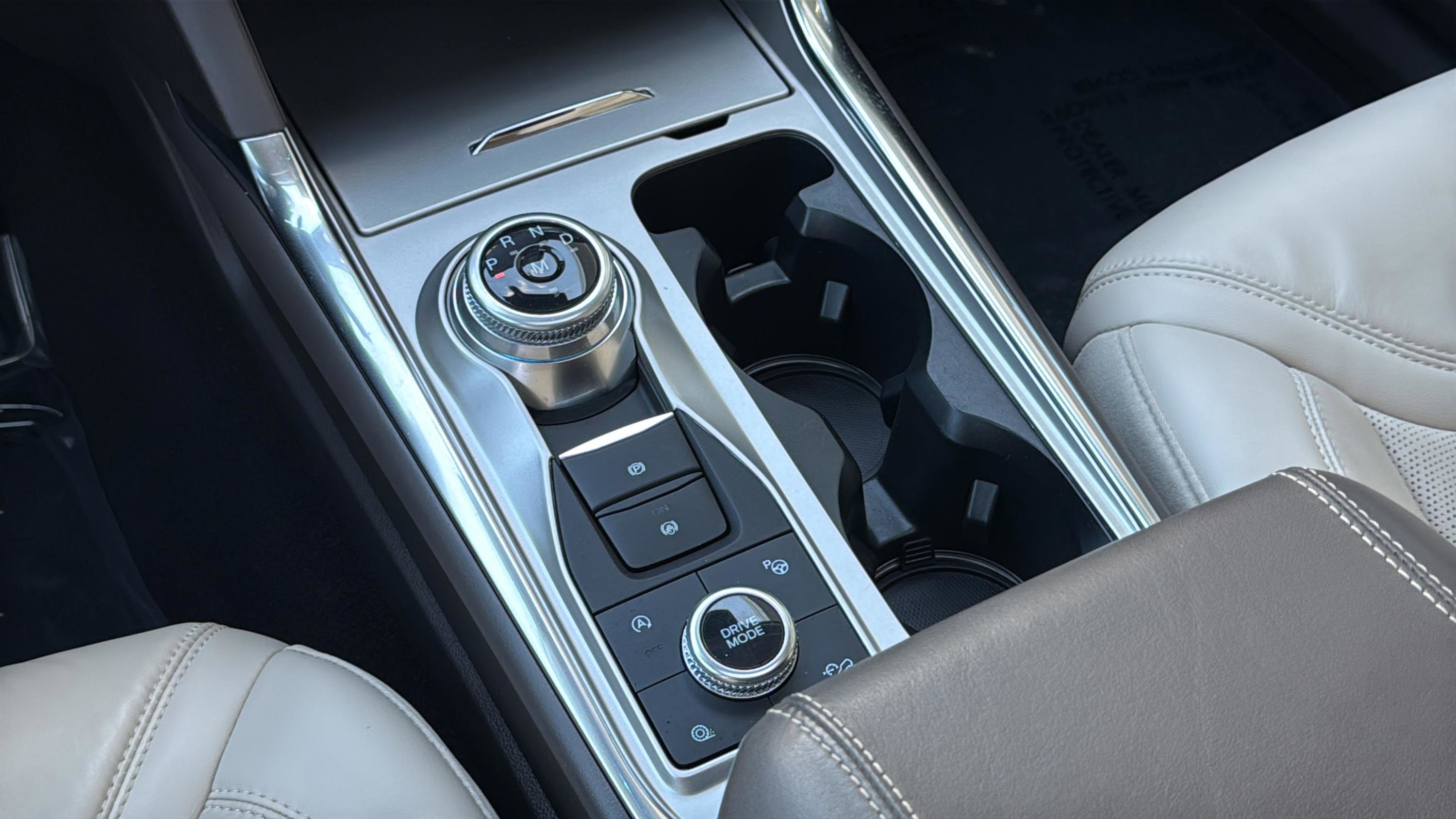Used 2020 Ford Explorer Platinum w/ Premium Technology Package image 48