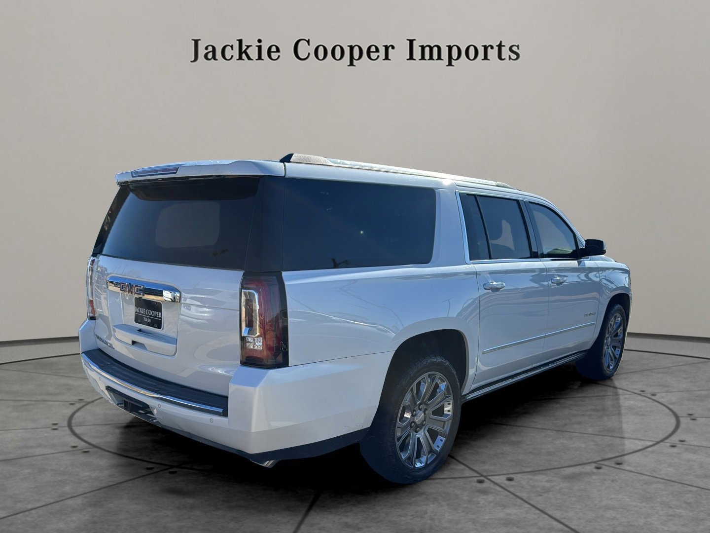 Used 2016 GMC Yukon XL Denali w/ Open Road Package image 5