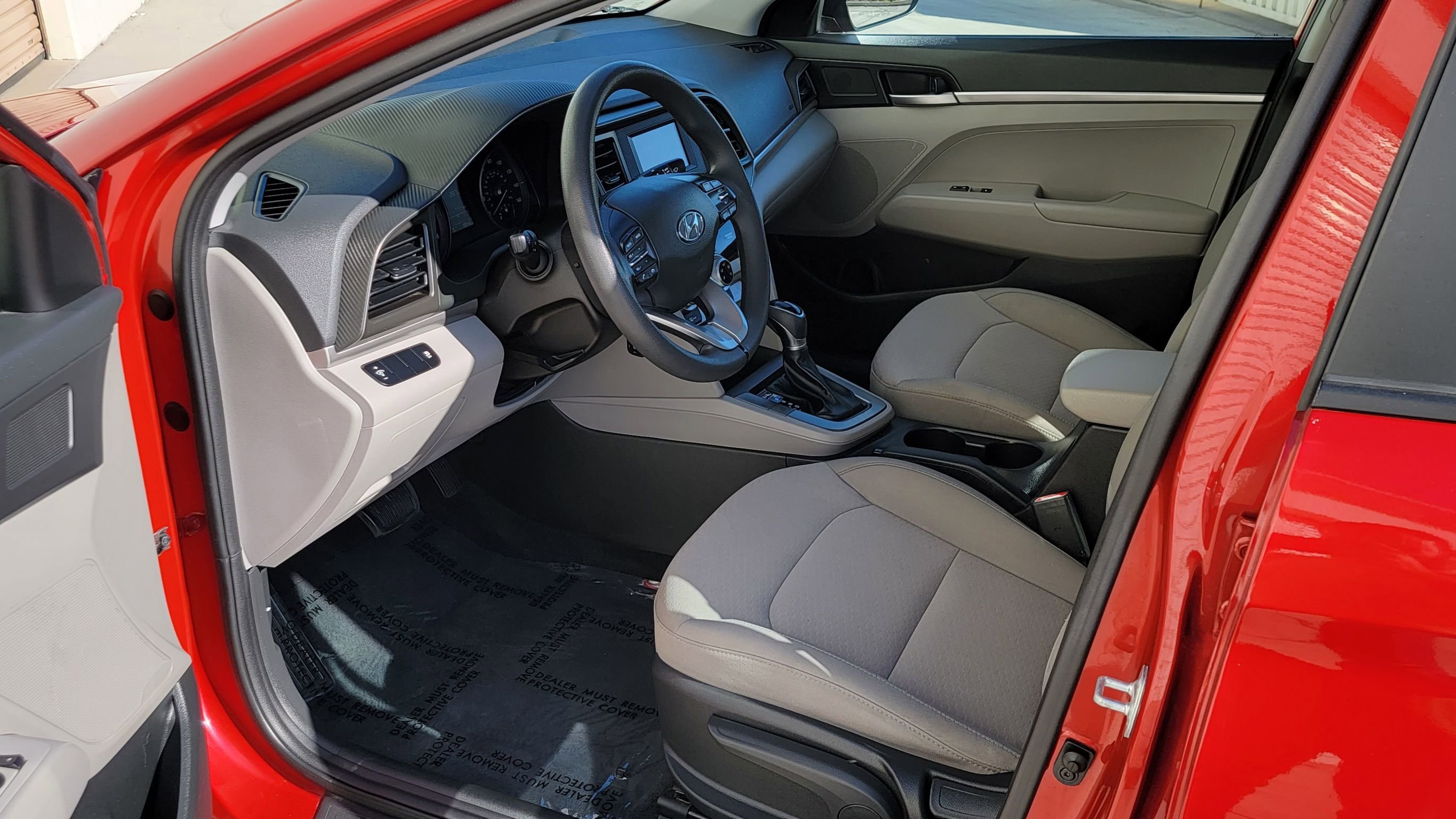 Used 2019 Hyundai Elantra SE FWD image 15