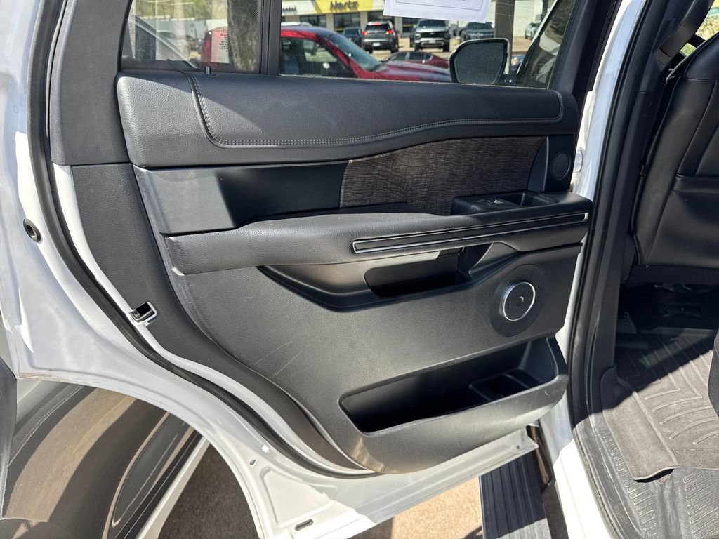 Used 2021 Ford Expedition Limited AWD/4WD image 21
