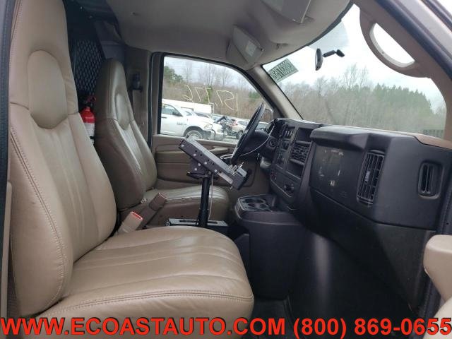 Used 2008 Chevrolet Express 3500 RWD image 8