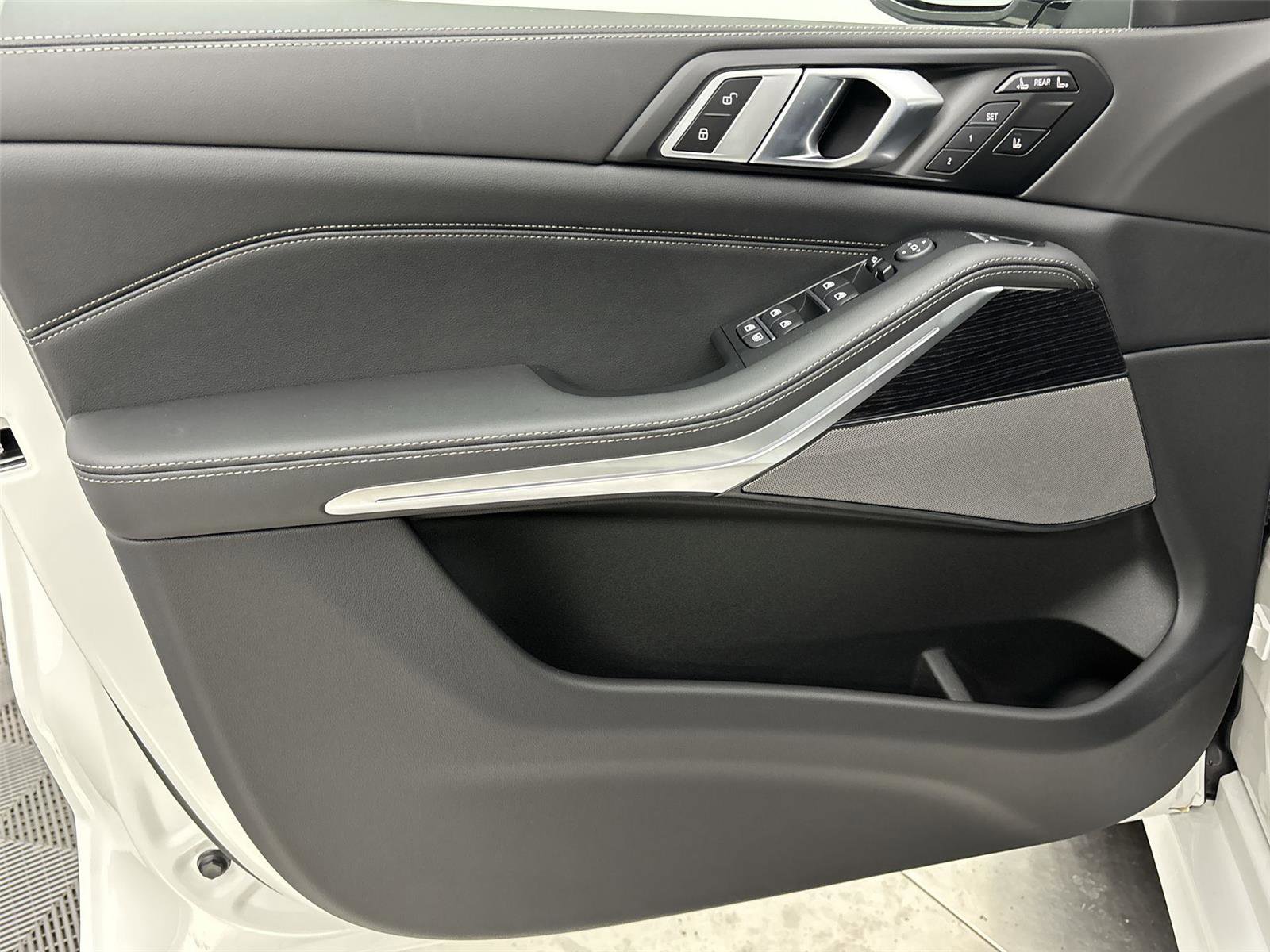 New 2026 BMW X7 xDrive40i w/ M Sport Package image 26