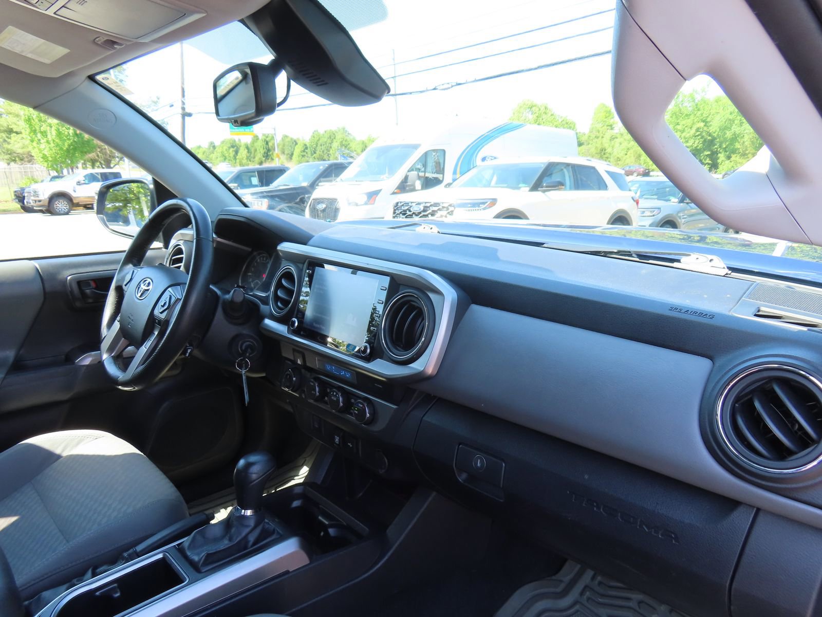 Used 2022 Toyota Tacoma SR5 AWD/4WD image 16
